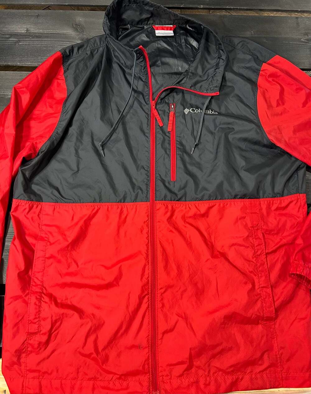 Columbia Flash Forward Windbreaker Jacket Black and Red Full Zip